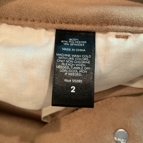 New EXPRESS faux suede mini skirt 2 - Picture 4 of 4